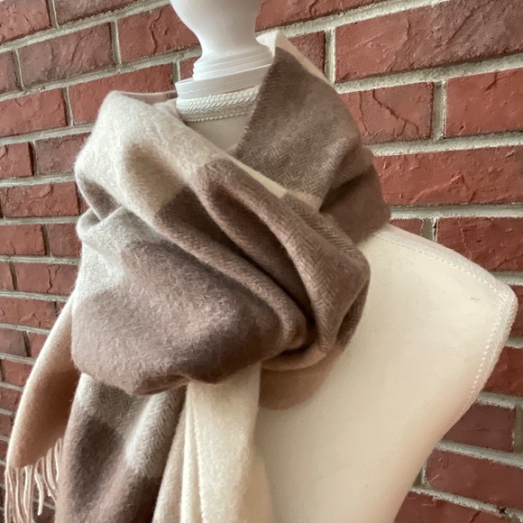 Wamsoft Wool Beige Tan Cream Plaid Fringed Scarf 12”x80”NWT - Picture 7 of 10
